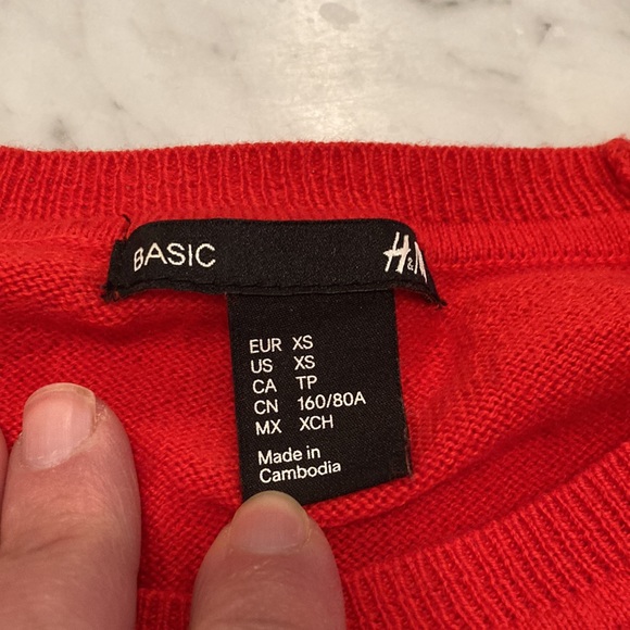 H&M sweater - Picture 2 of 7